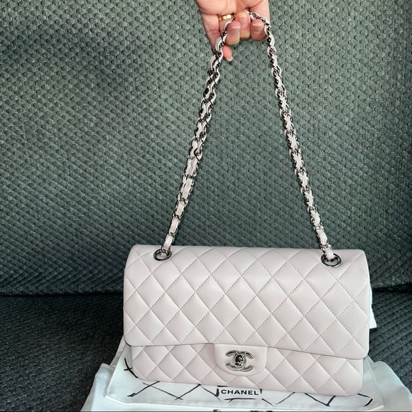 Chanel Spring 2021 Light Purple medium lambskin classic flap bag - Picture 7 of 16